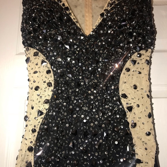 Beautiful Cinderella Divine gown - Picture 5 of 8